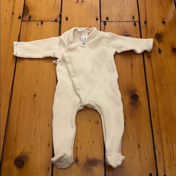 NWOT H&M Waffle 100% Organic Cotton Jumpsuit Onesie (two available) Newborn + 3M - Picture 11 of 12